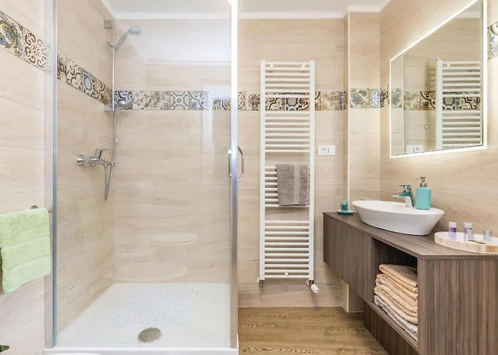 2 Bedroom Gorgeous In *