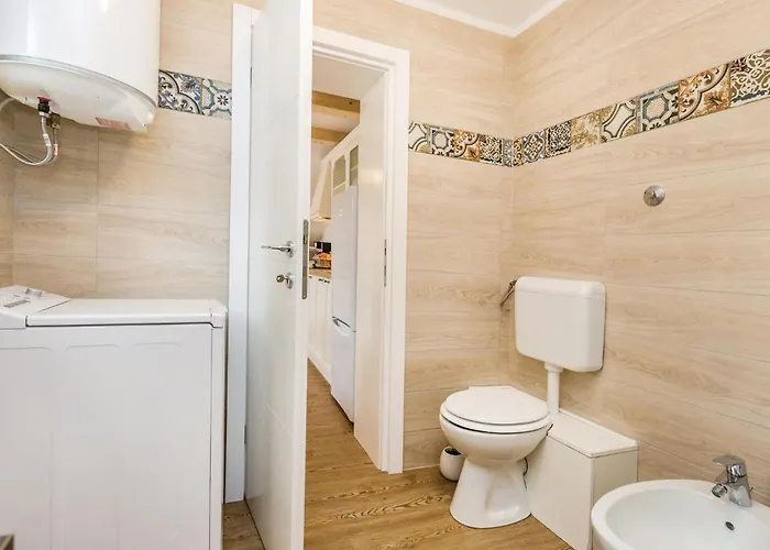 2 Bedroom Gorgeous In Prázdninový dům *