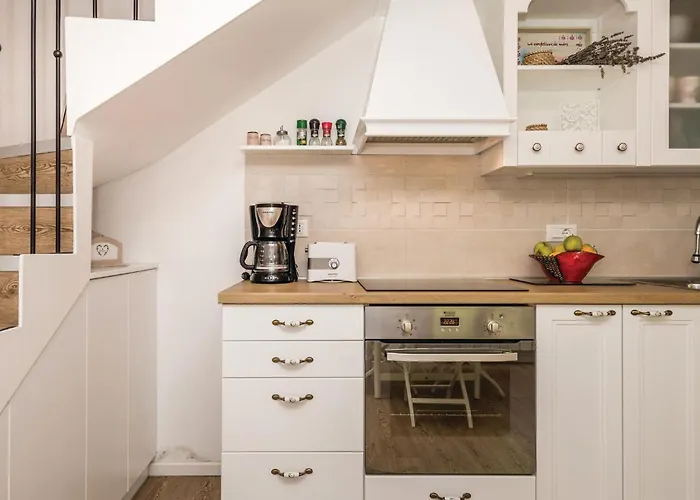 2 Bedroom Gorgeous In Prázdninový dům Matulji