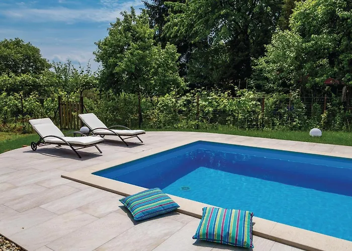 2 Bedroom Gorgeous In Prázdninový dům